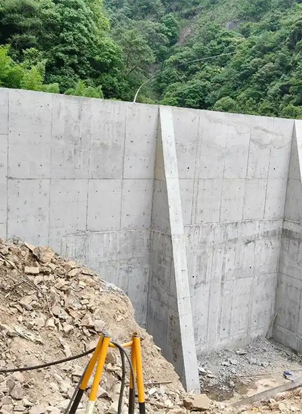 淄博桓台县重力式挡土墙